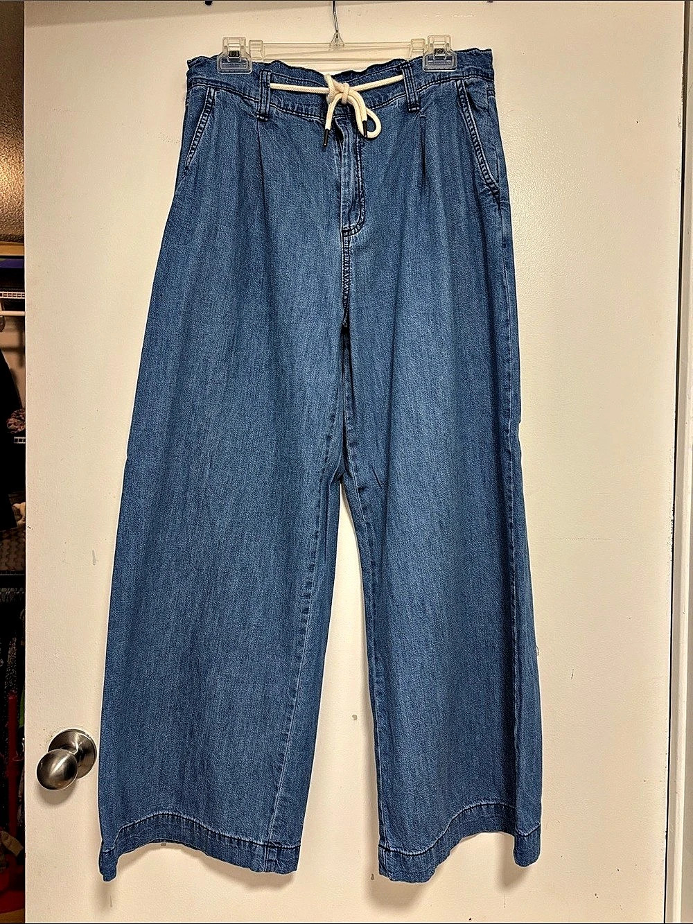 Old Navy High-Waisted Drapey Wide-Leg Jeans Blue Waist 10